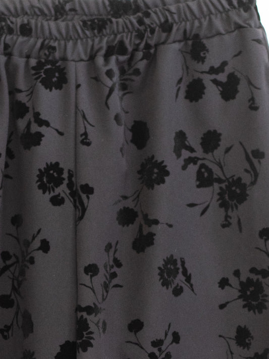 Wide trousers with velvet inserts