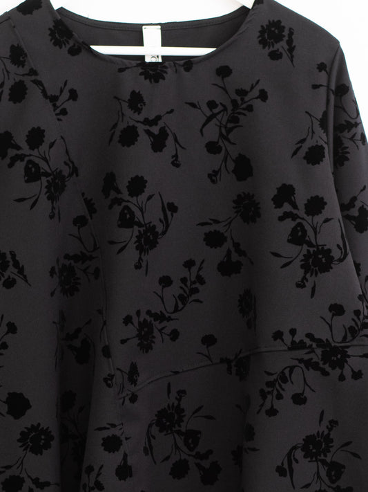 Wide blouse with velvet inserts