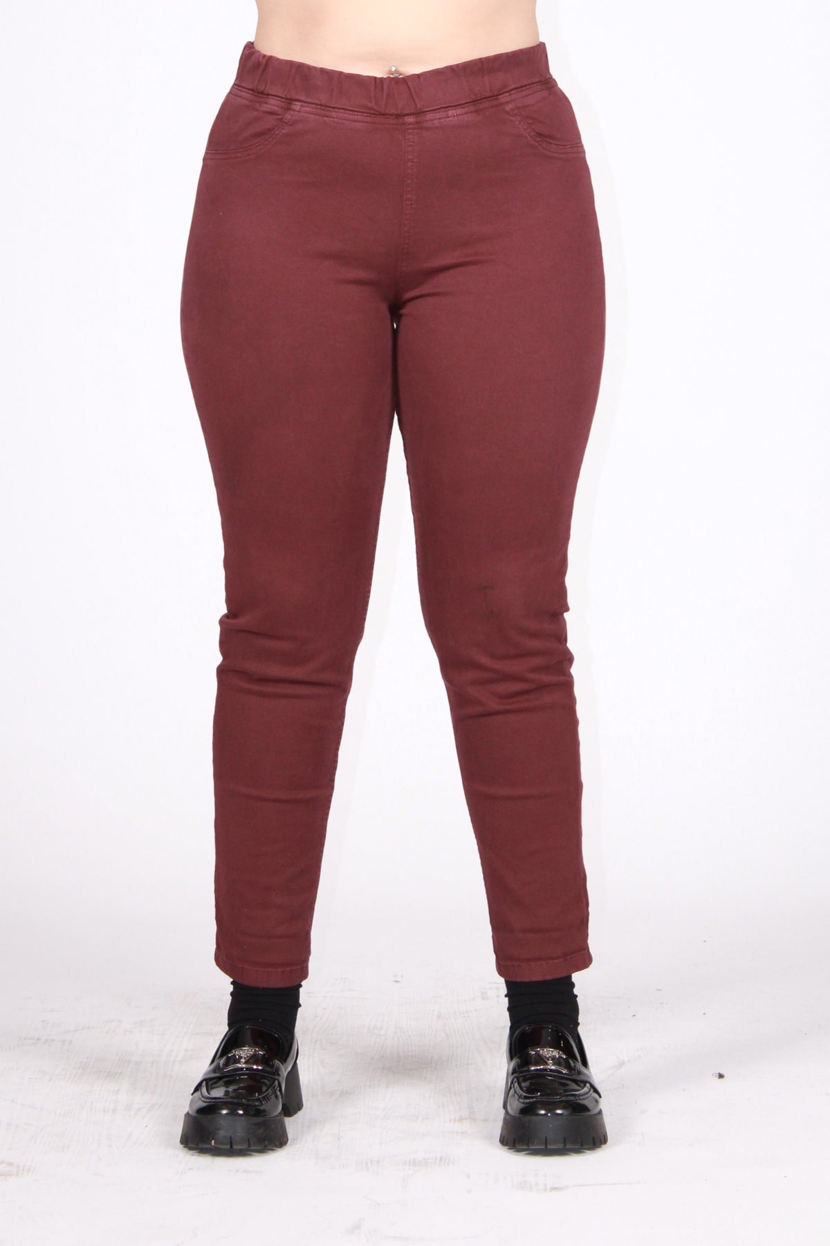 Pantalone molla color prugna