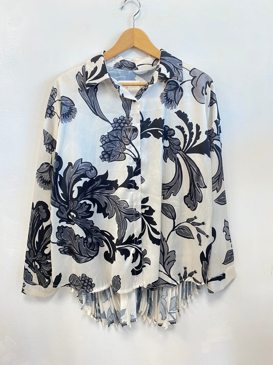 Pleated patterned shirt
