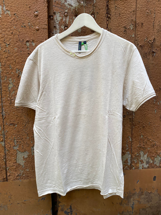 T shirt with buttons and raw cut