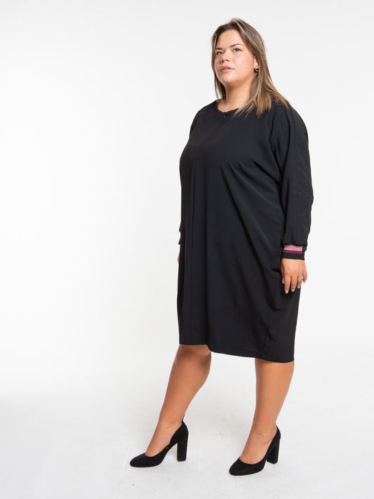 Oversized dress with elasticated cuffs