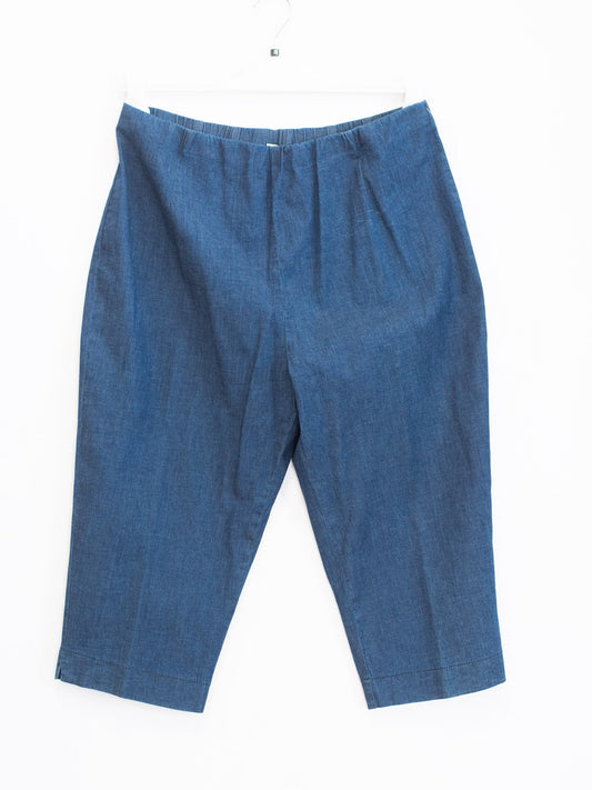 Straight denim capri pants