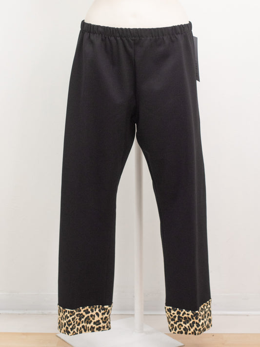 Straight trousers with spotted bottom