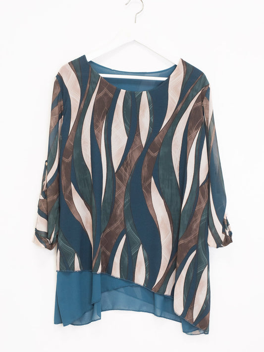 Patterned curvy blouse