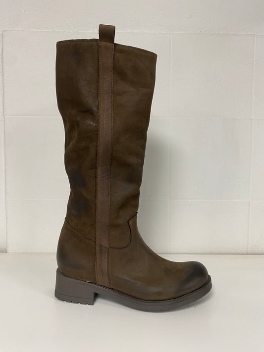Tan leather boot