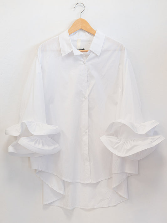 Oversized shirt with worked sleeves
