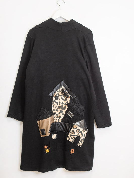 Cardigan con ricami dietro