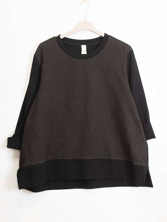 Cloth insert sweater