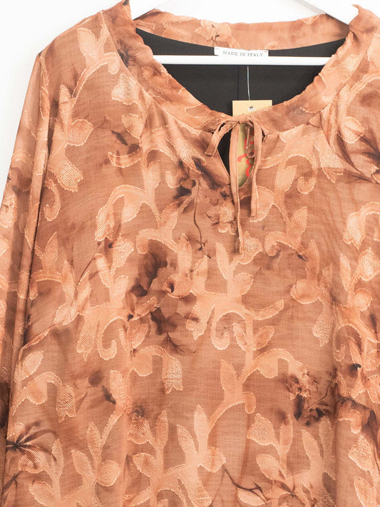 Ribbon patterned blouse