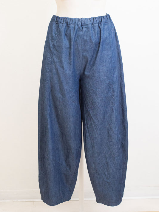 Oversized balloon jeans