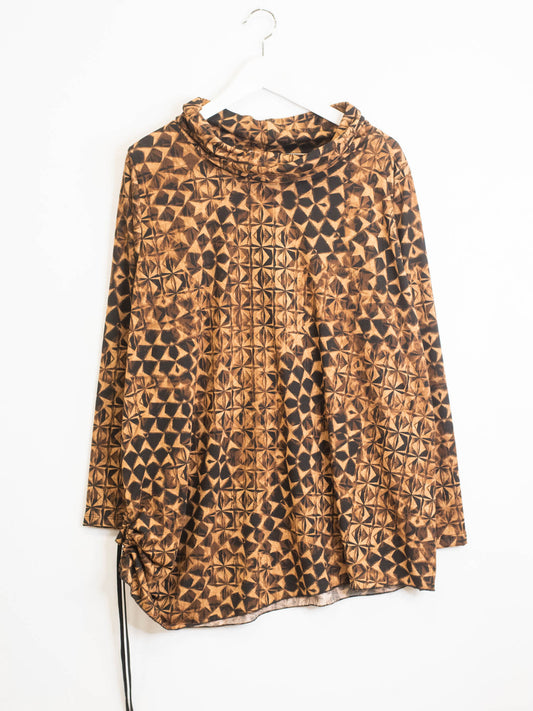 Maglia fantasia collo ciambella