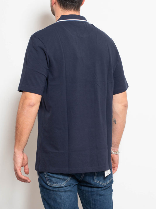 Half-sleeve polo shirt with white edge collar