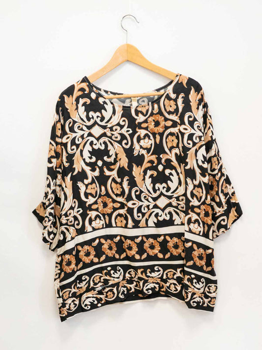 Patterned crew neck blouse