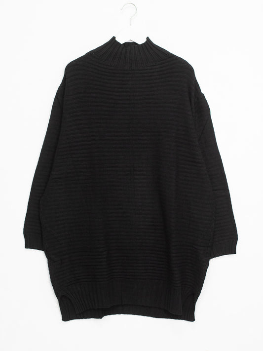 Maglia coste nero collo alto