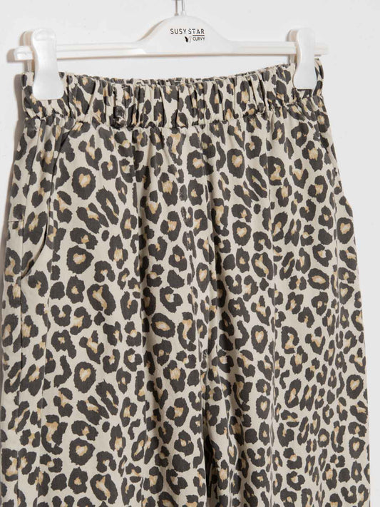 Wide spotted trousers