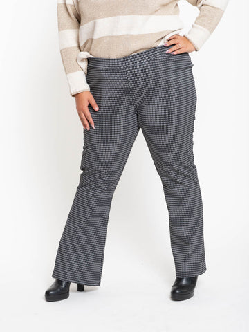 Curvy flared trousers