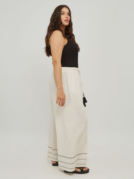 Curvy ethnic trousers